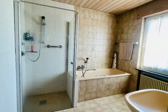 Badezimmer im Erdgeschoss