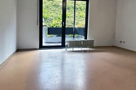 Schlafzimmer mit Zugang zum Südbalkon