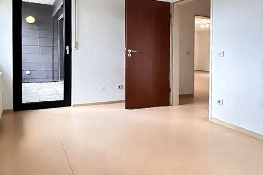 Kinder-/Arbeitszimmer mit Zugang zum Nordbalkon